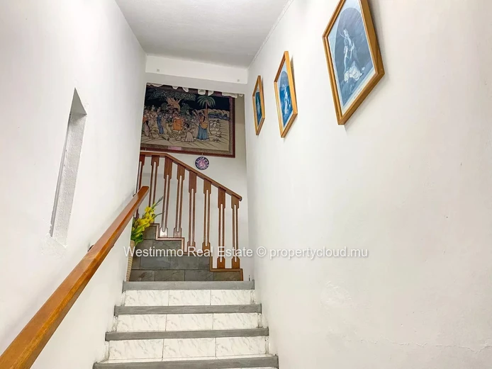 QUATRE BORNES – Elegant 135m² flat for rent | Comfort, Space Ideal Location