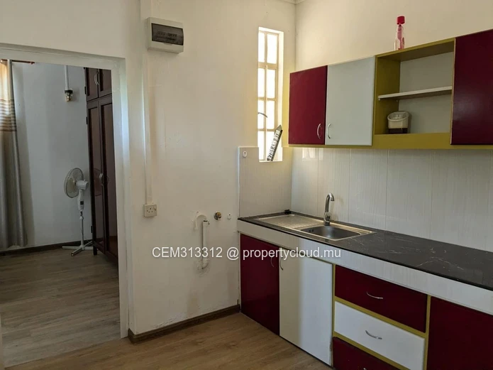 9.5 Perches Villa avec Terrain à Vendre – Péreybère 