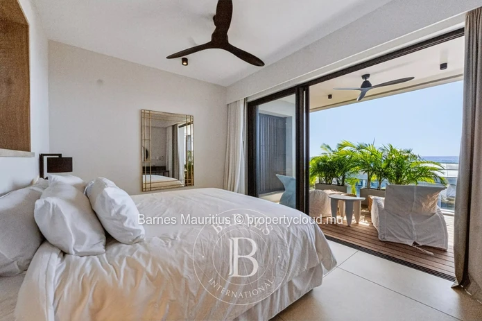 POINTE AUX CANONNIERS - sea view penthouse with 3 bedrooms