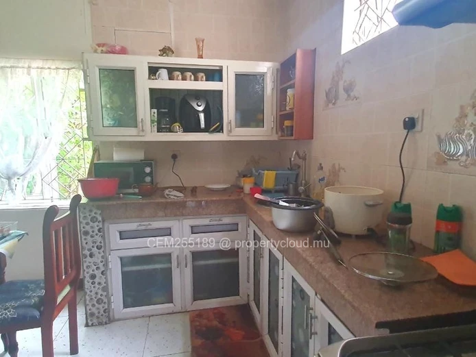 Maison de 4 chambres meublée à vendre à Beau Bassin