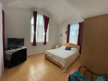 6 Bedroom Villa