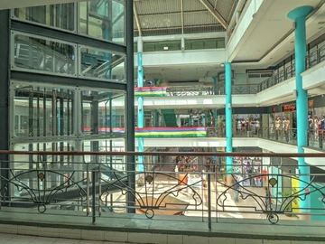 39 m² commercial space close to the metro with excellent visibility