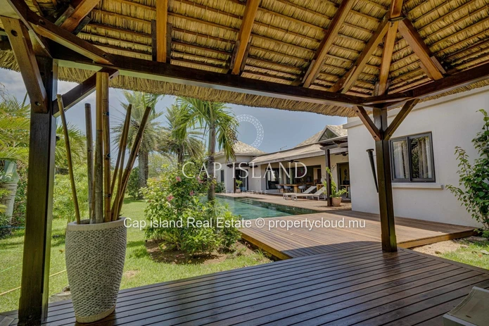 Villa 5 chambres et son jardin tropical - GRAND BAIE -