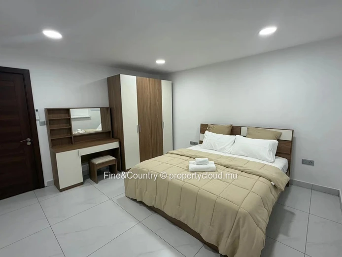 For Sale – Penthouse with Private Pool & Rooftop