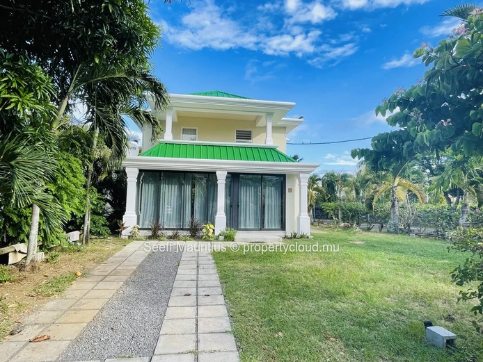 Villa indépendante fraîchement rénovée, accès mer