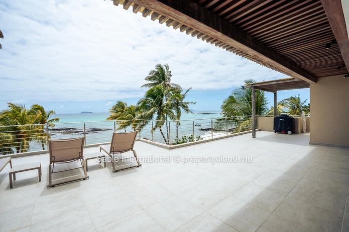 Luxury Beachfront Penthouse in Cap Malheureux with Sea Views and Communal Pool - Fully Furnished and Equipped 