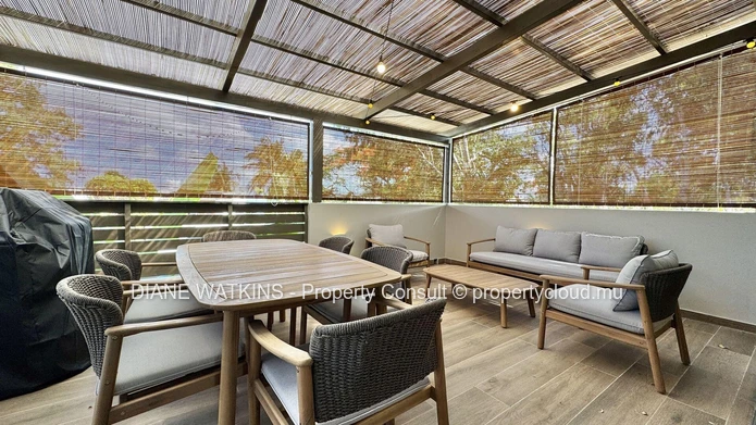 Contemporary 3-Bedroom Apartment for Rent in Tamarin | Sea View | 130 m²