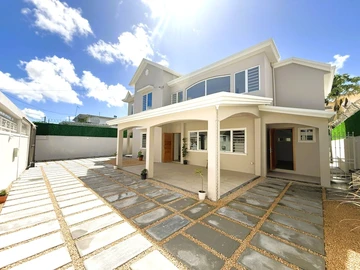 6 Bedroom House