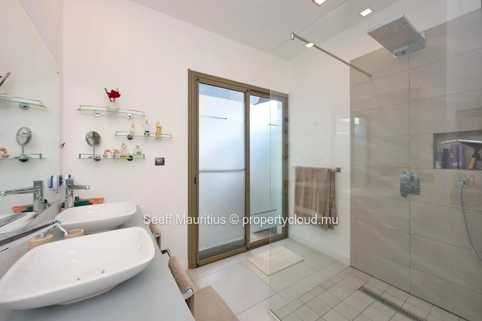 Hermes Villa: Ultimate Island Luxury