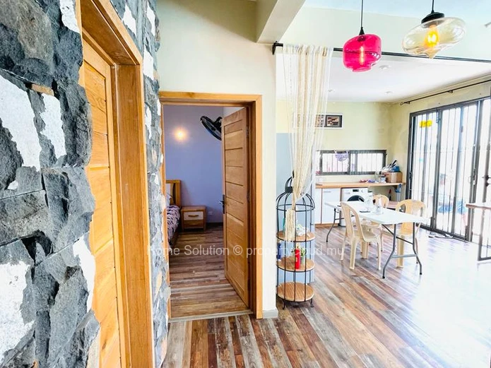 Semi-furnished House in Pereybère