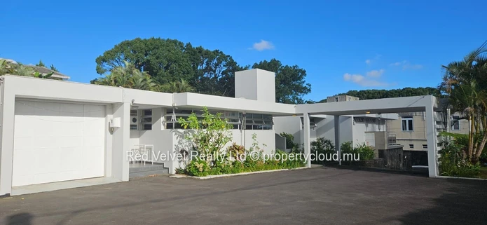 Maison de 4 chambres à vendre - Curepipe (Prix réduit)