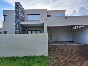 5 Bedroom Villa