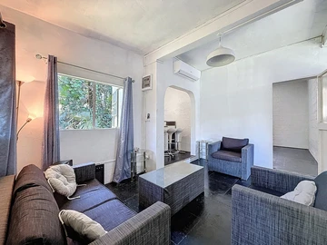 8 Bedroom House