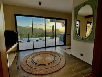 5 Bedroom Villa