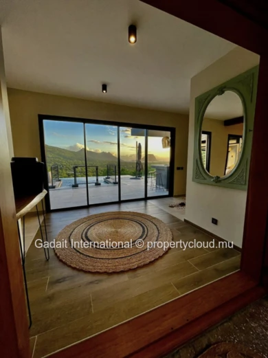 For Rent – Magnificent Luxury Villa in Domaine de Palmyre | Breathtaking Le Morne Views, West Coast of Mauritius