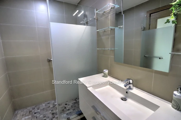 Appartement à Louer – 2 Chambres, Mont Choisy, Nord