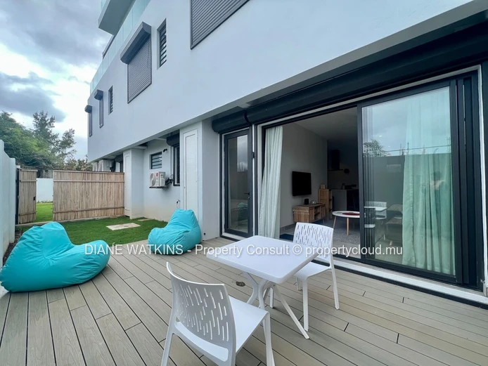 Modern 1-Bedroom Studio Apartment for Rent in Tamarin