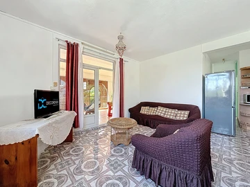 6 Bedroom House