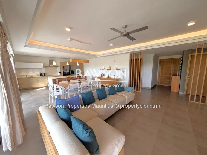 Magnifique Penthouse 3 Chambres En-Suit | Piscine De Style Lagon | Mont Choisy | € 720,000