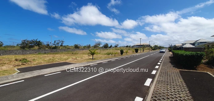 2 plots for sale in the gated morcellement of Mahe at Beau Vallon