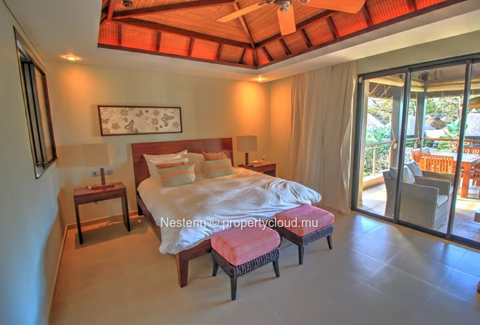 Luxury 3 bedroom apartment in a prestigious estate.