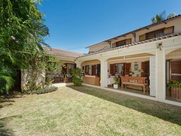 4 Bedroom Villa