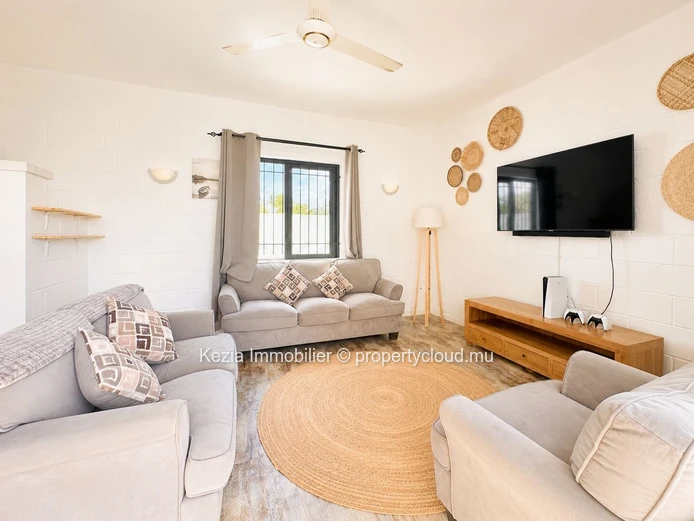 Contemporary Villa With Generous Volumes, Hidden From View