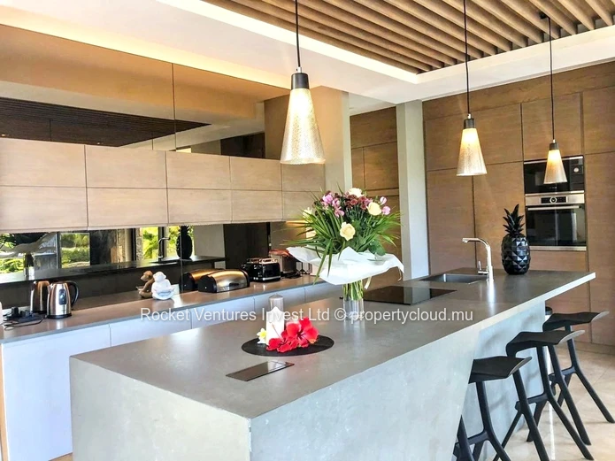 Luxury 5-Bedroom Villa, Black River (La Balise Marina)