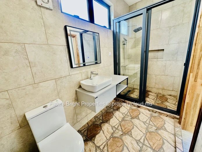 Duplex De Luxe Neuf À Vendre À Grand Gaube – Piscine Privée, Maison Connectée & Proximité De La Plage