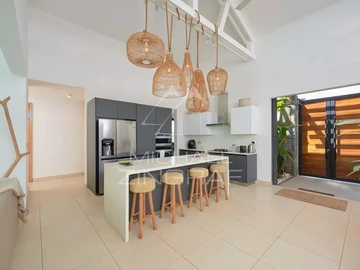 4 Bedroom Villa