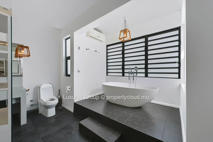 Pereybere – Exceptional Beachfront Penthouse
