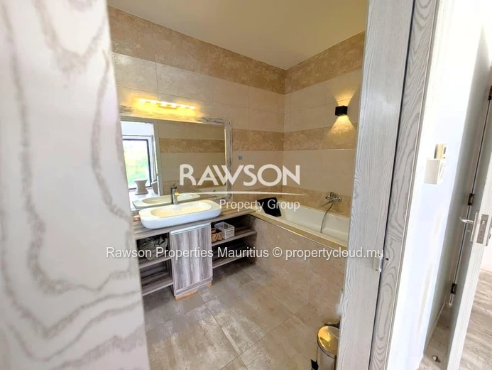 Villa Spacieuse De 4 Chambres Avec Rooftop Et Grande Piscine | Grand Gaube