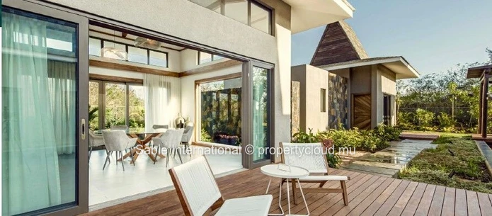 4-bedroom villa with private pool for sale in Balaclava