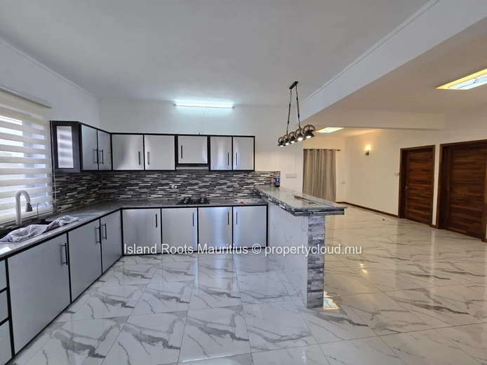 Beautiful newly built apartment ideally located in Goodlands, not far from Super U.