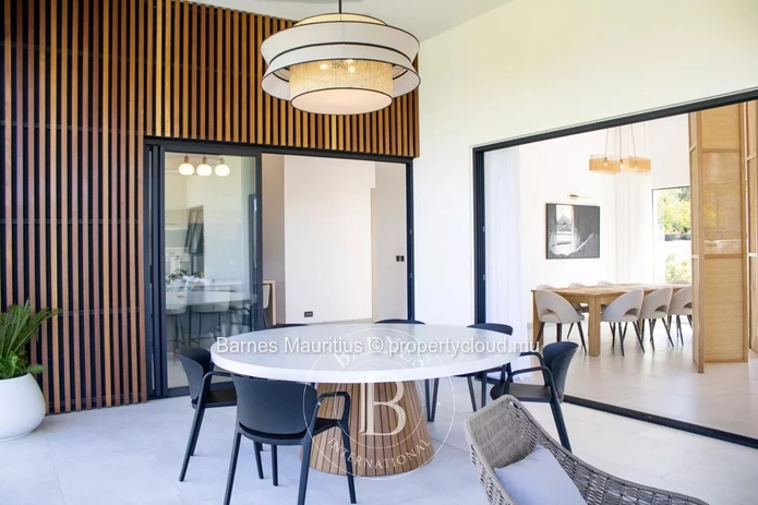 BEAU CHAMP – Villa familiale avec toit-terrasse et vue golf – 3 chambres
