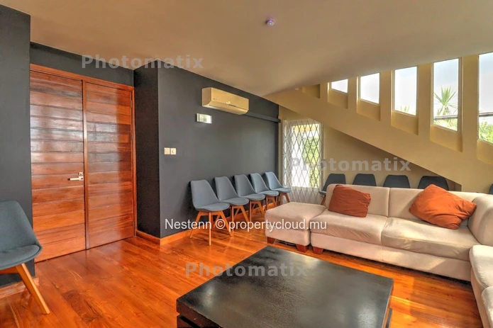 Sophisticated villa  of 418m2 with lush garden, pool & scenic terraces