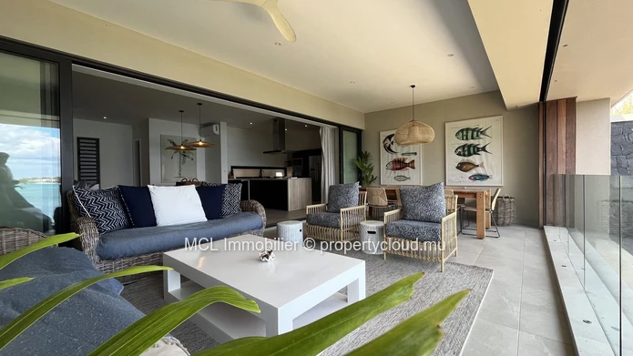 Luxurious apartment on the seaside