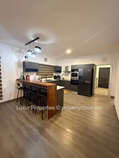 VILLA À LOUER – MORCELLEMENT ANNA, FLIC EN FLAC Par Luxor Properties Ltd
