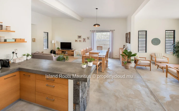 Beautiful 3 bedroom villa for sale in Mont Mascal