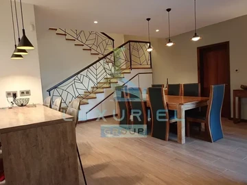 6 Bedroom Villa