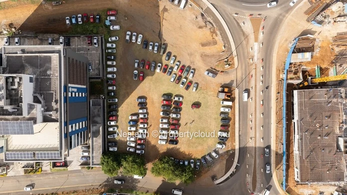 Building plot in a prime location - Ebène - Parking - Potential building