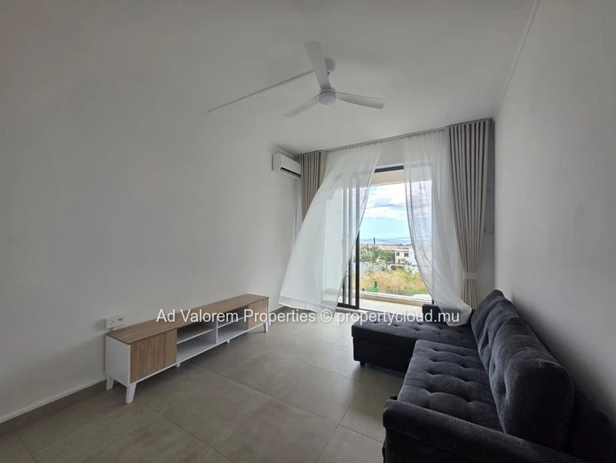 À Louer : Superbe Triplex Neuf De 600 M² À Coromandel!