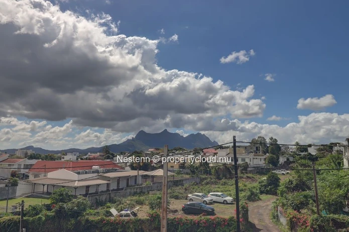 Furnished apartment with mountain views in a secure residence