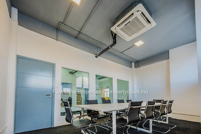 Immeuble commercial de prestige – Opportunité d’investissement stratégique au cœur de Rose Hill
