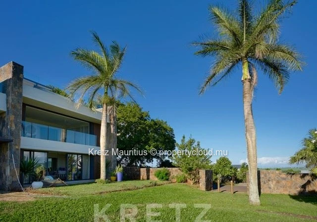 Brand-New Luxury Apartment – 3 En-Suite Bedrooms