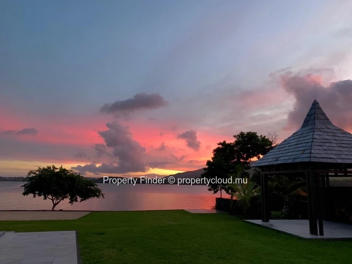 Sumptuous villa for sale in Vieux Grand Port