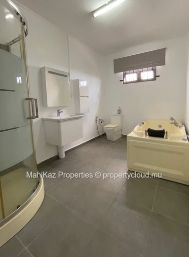 Luxurious Villa for Rent in Flic en Flac, Mauritius – Elegant Coastal Living with Sea & Mountain Views