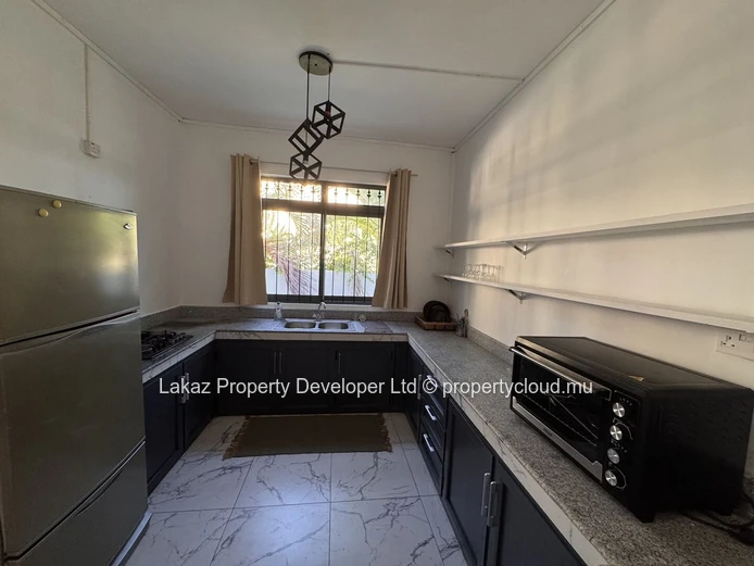 Duplex meublé de 3 chambres à louer à Pointe aux Canonniers