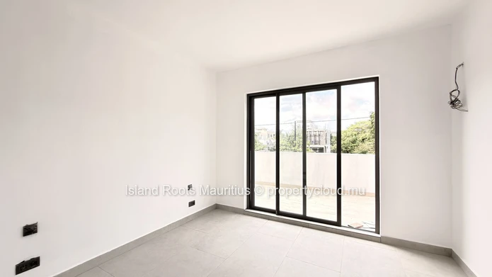 Modern Living in Péreybère – 3-Bedroom Penthouse for Sale (Sole Mandate)