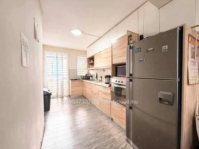 3 Bedrooms Furnished Apartment for Sale – La Louise, Quatre-Bornes 